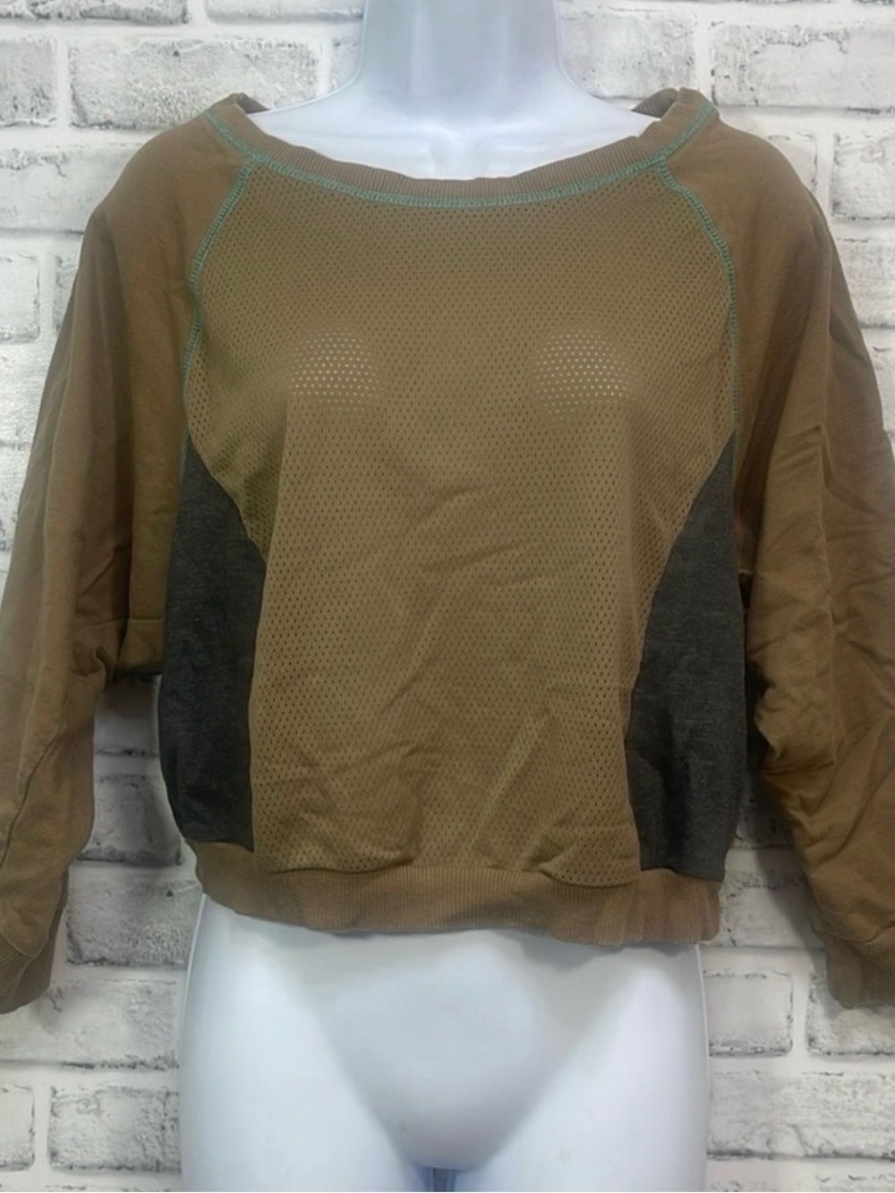 Joe Boxer Mesh Front Crop Sweatshirt Medium